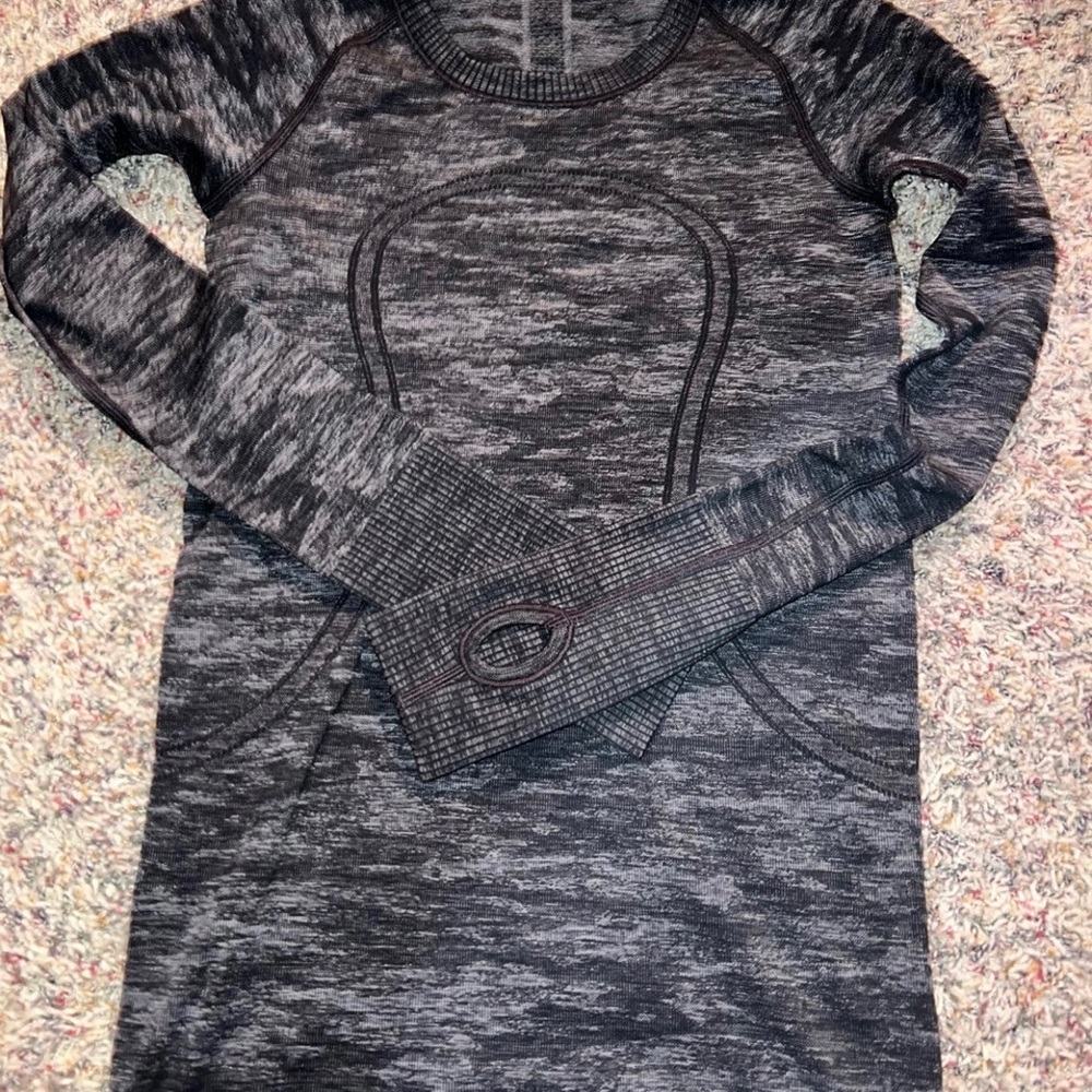 Lululemon Swiftly Tech Size 4.